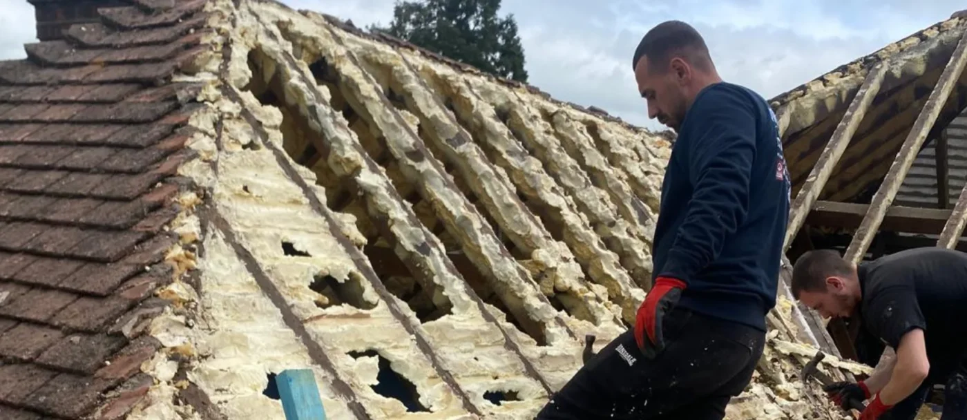 Roofers in Lawisham